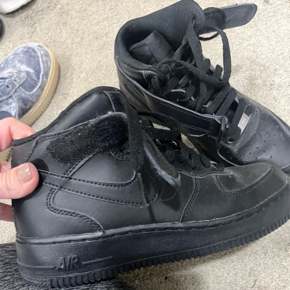 Nike Air Force 1 Mid Black, 6Y or Women’s 7.5
